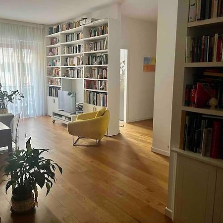 Umbertina Apartment Барі Екстер'єр фото